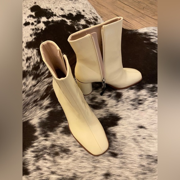Cream patent leather Zara boots! - Picture 3 of 3